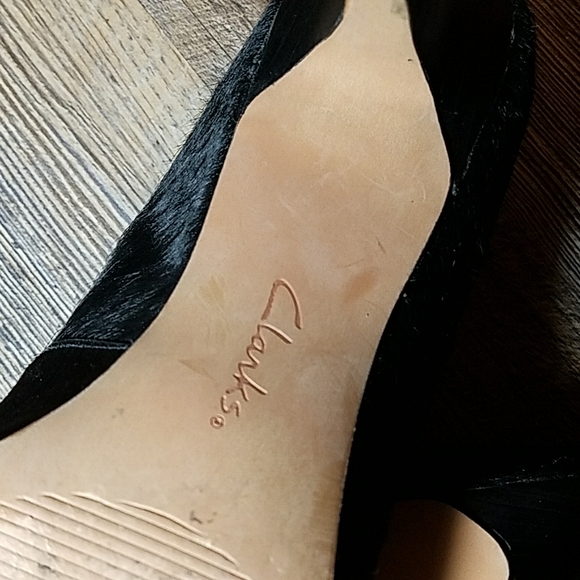 Clarks Black Leather Hair Size 8.5 pumps heels - Picture 16 of 16